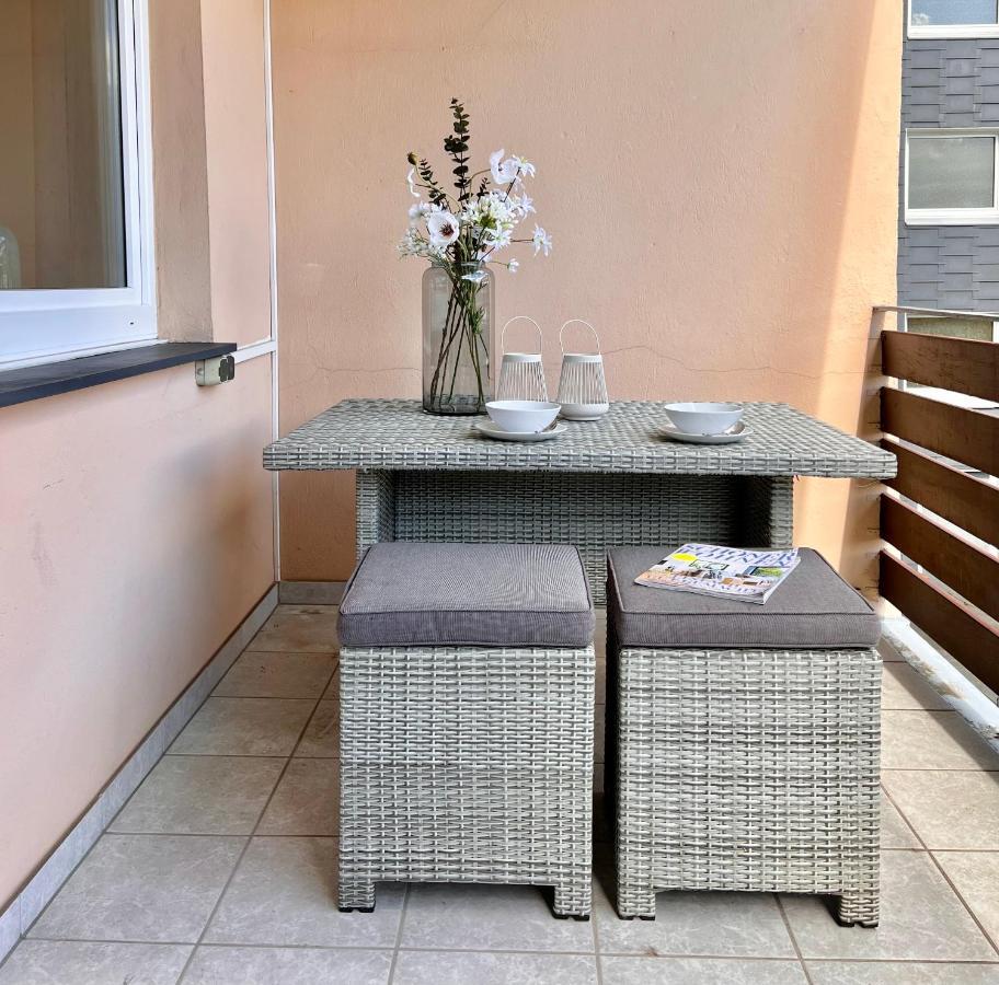 Sabe Apartment: Balcony + Free Parking + Netflix Wuppertal Dış mekan fotoğraf